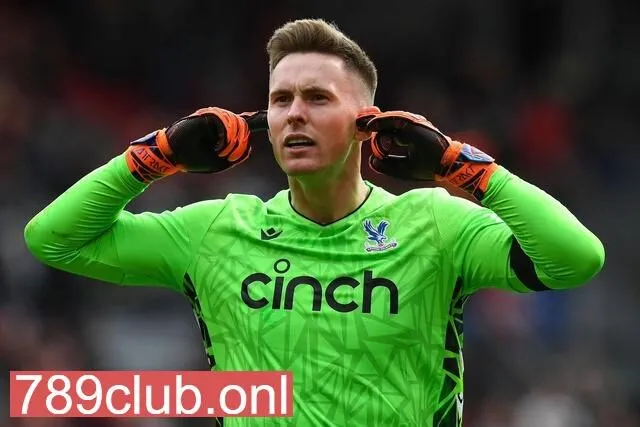 Thủ môn Dean Henderson